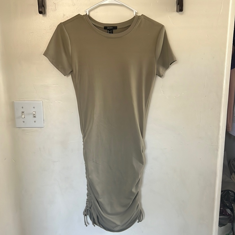Forever 21 green bodycon ruched drawstring dress                    Size: Small
